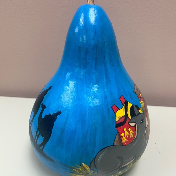 Beautifully Hand Painted Nativity Scene Large Dried Gourd Folk Art Faye Thompson - Picture 3 of 8